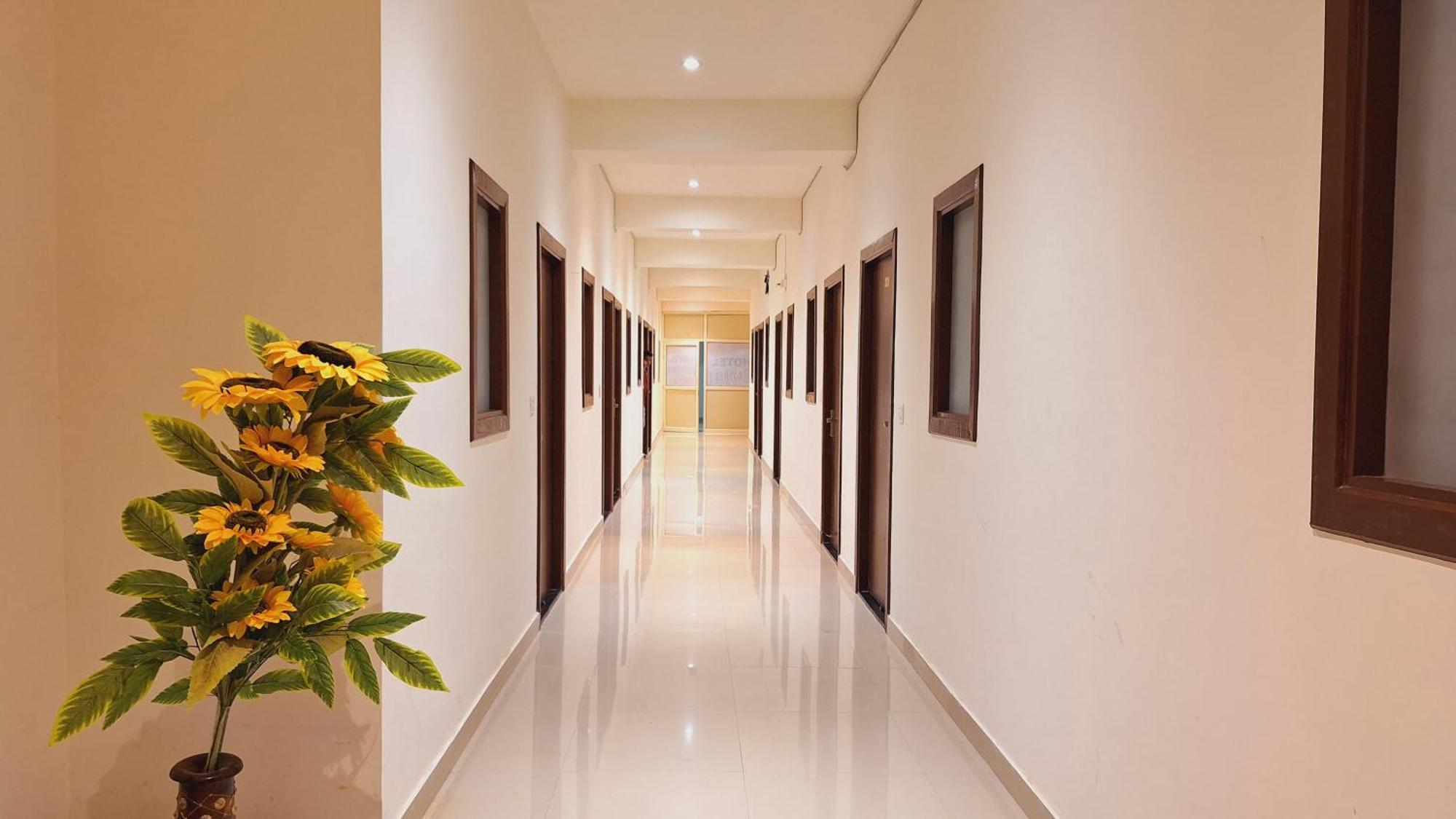 Hotel Brothers Agra  Exterior photo
