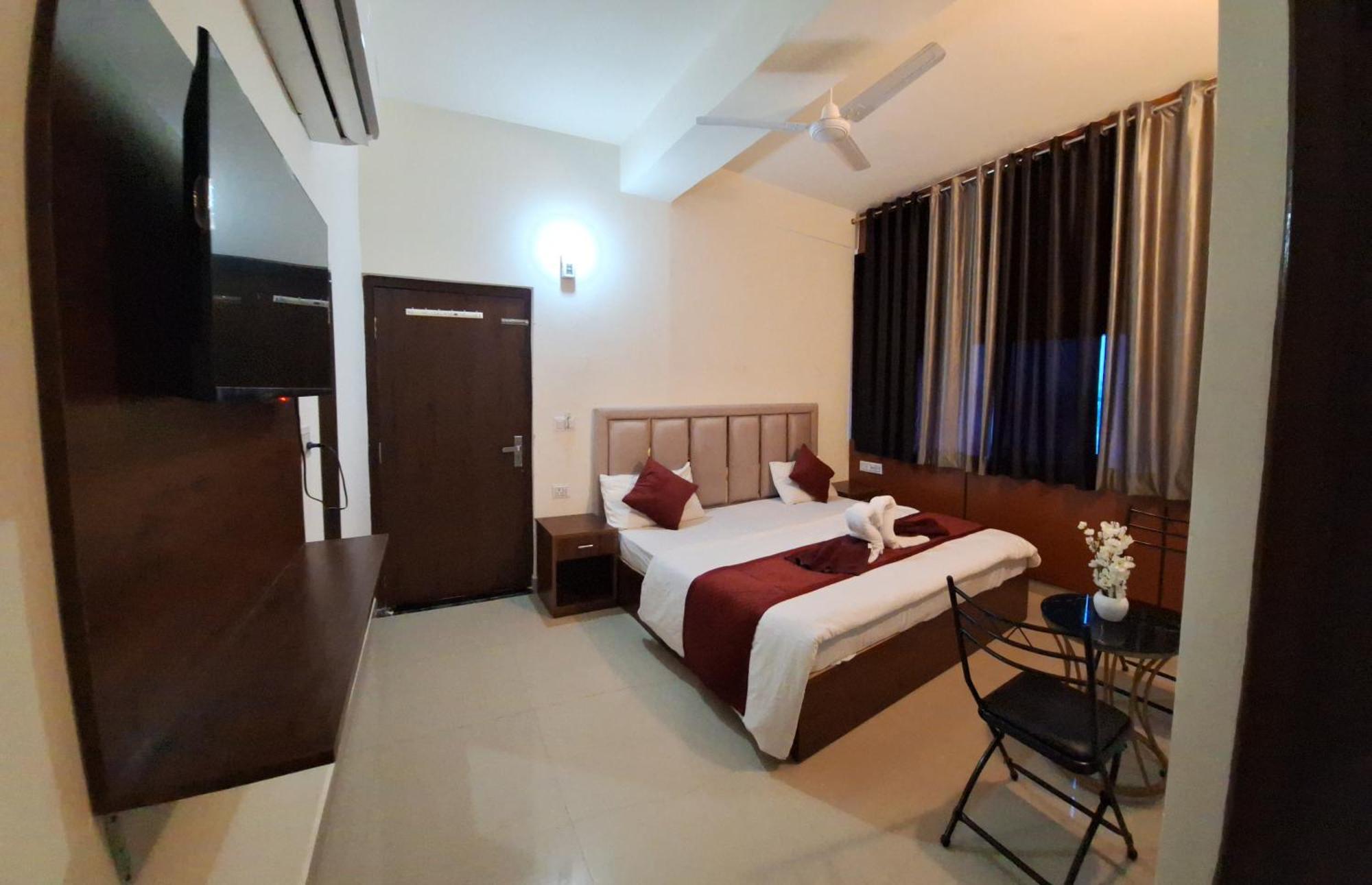 Hotel Brothers Agra  Exterior photo
