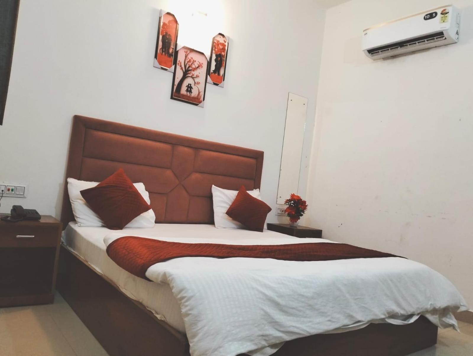 Hotel Brothers Agra  Exterior photo
